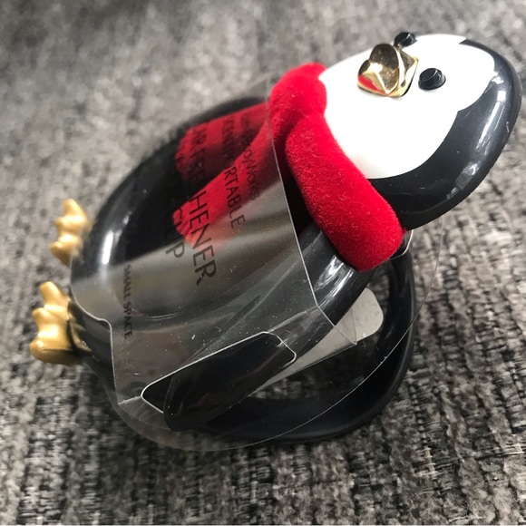 Bath & Body Works Scentportable car air freshener visor clip penguin Christmas - Picture 2 of 5